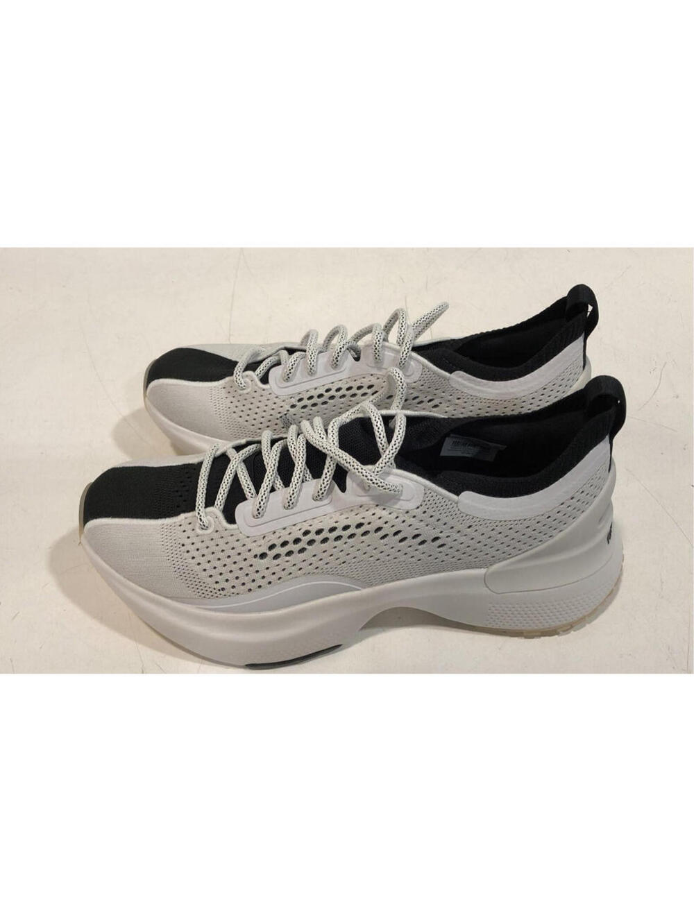 Lululemon Women's White and Black Athletic Sneakers Chargefeel 3 - Picture 4 of 7